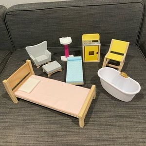 Kidkraft wooded dollhouse furniture